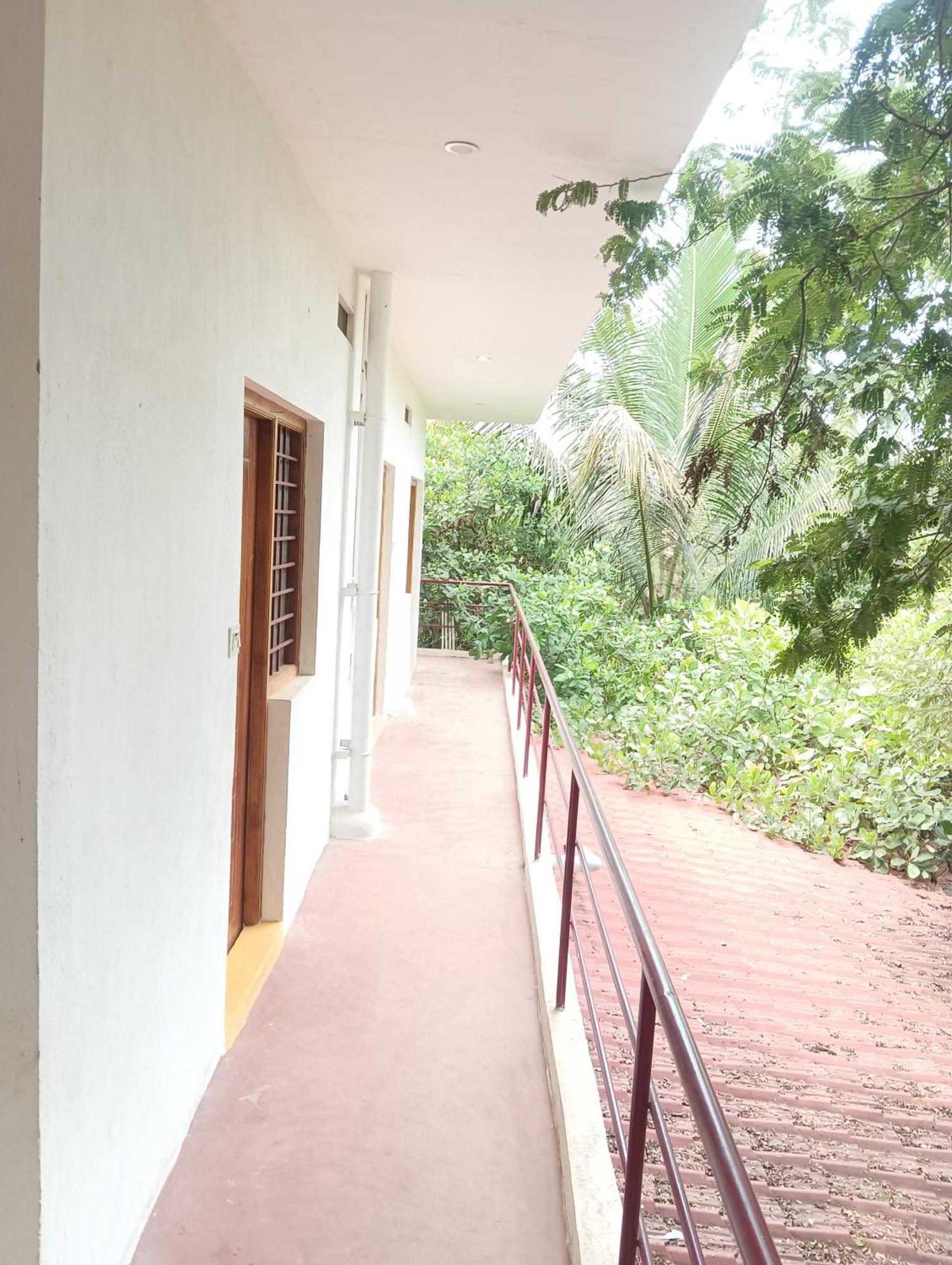 Hotel Travellers Crib Auroville Exterior foto