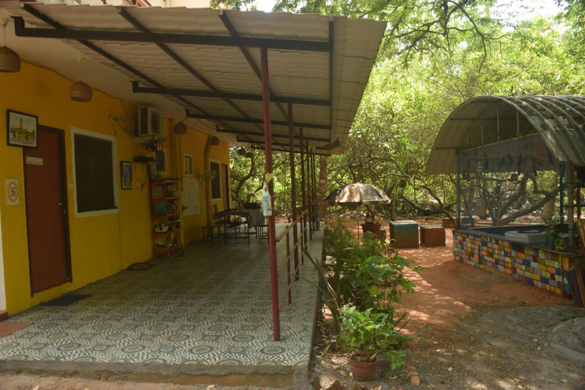 Hotel Travellers Crib Auroville Exterior foto